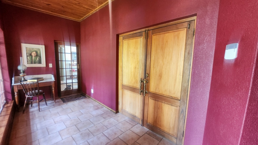 5 Bedroom Property for Sale in Wilkoppies North West